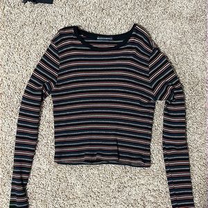 Brandy Melville cropped long sleeve top